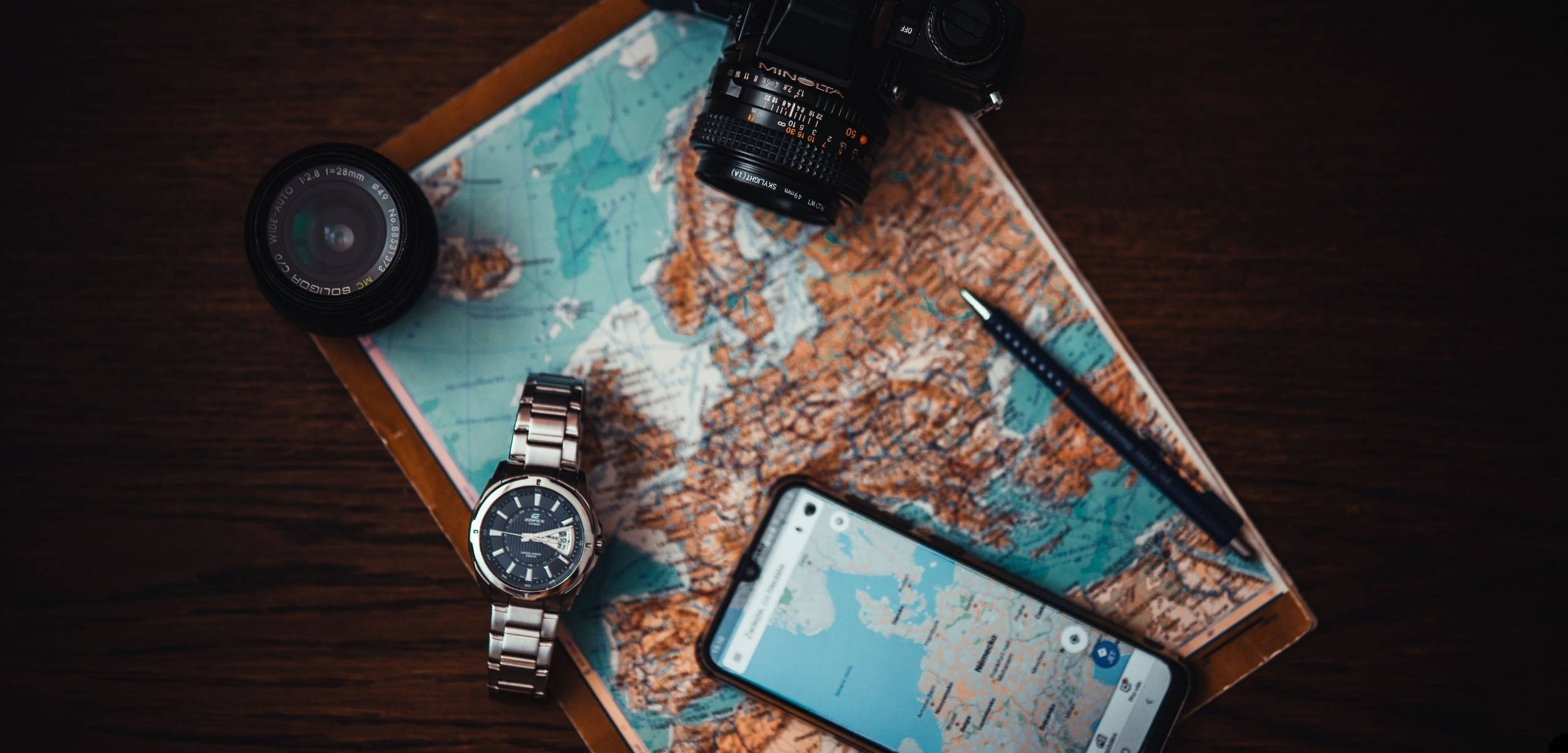 Call Me by Your Name – Buchrezension & Analyse des queeren Kultromans